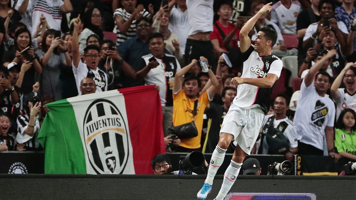 epa07731391 Juventus' Cristiano Ronaldo celebrates after scoring the 2-1 lead during the International Champions Cup (ICC) soccer match between Juventus FC and Tottenham Hotspur at the National S ...