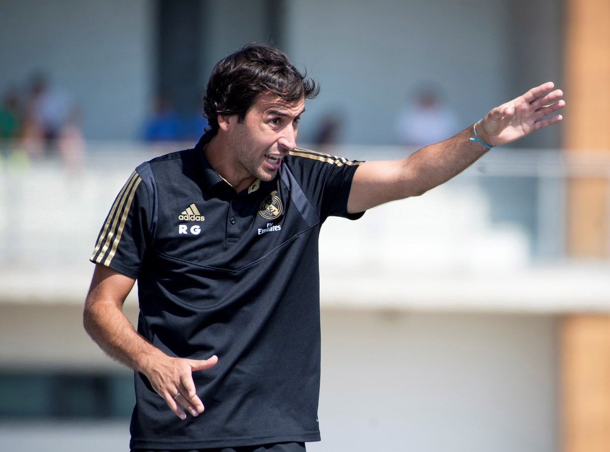 epa07792560 Real Madrid Castilla's head coach, former Spanish soccer player Raul Gonzalez, gives instructions to his players as he makes his debut as head coach during the season's first Sec ...