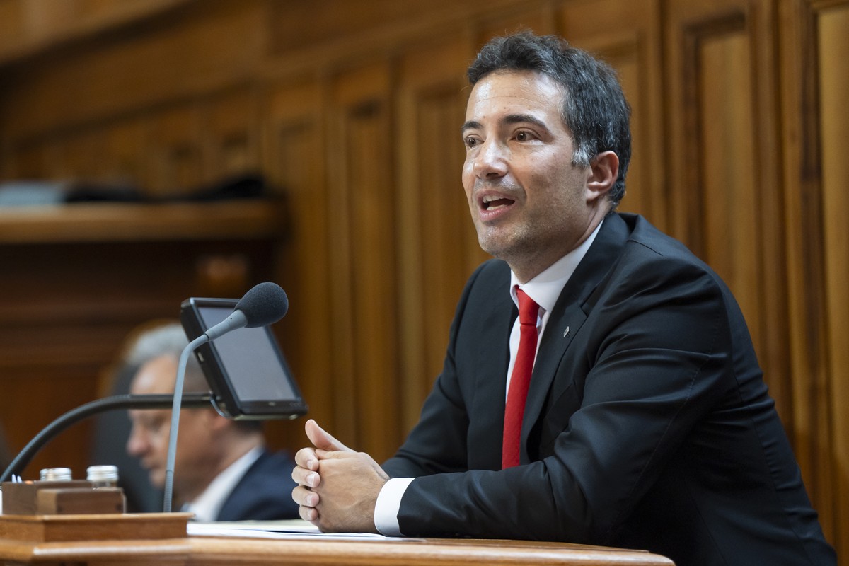 Staenderatspraesident Andrea Caroni, FDP-AR, an der Sommersession der Eidgenoessischen Raete, am Montag, 2. Juni 2025 im Staenderat in Bern. (KEYSTONE/Til Buergy)