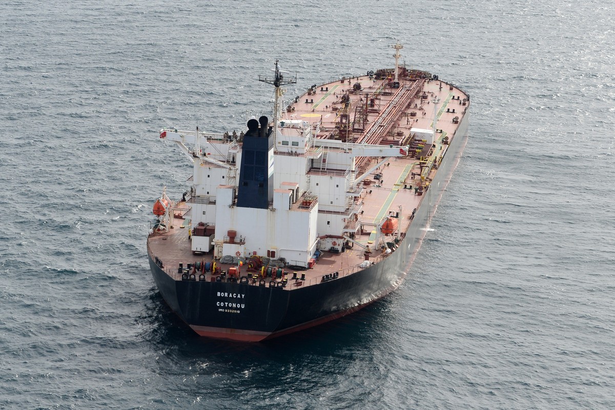 The tanker Boracay that allegedly belongs to Russia's so-called shadow fleet, is seen Thursday, Oct. 2, 2025, off Saint-Nazaire, France's Atlantic coast. (AP Photo/Mathieu Pattier)
France Sh ...