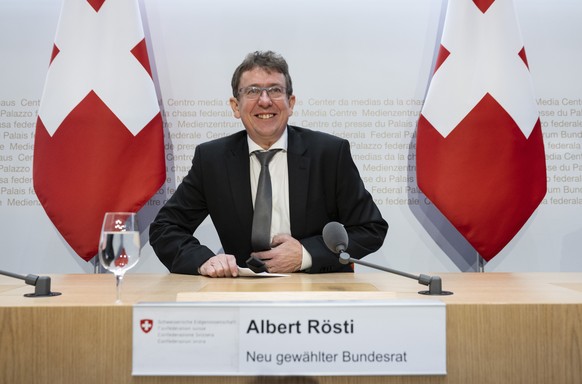 Der neugewaehlte Bundesrat Albert Roesti, SVP-BE, spricht nach seiner Wahl an einer Medienkonferenz, am Mittwoch, 7. Dezember 2022, in Bern. (KEYSTONE/Peter Schneider)