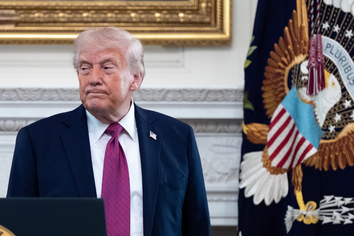 President Donald Trump departs after speaking at an event for NCAA national champions in the State Dining Room of the White House, Tuesday, April 21, 2026, in Washington. (AP Photo/Alex Brandon)
Donal ...