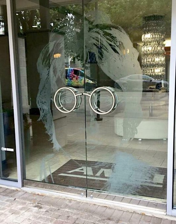 PICDUMP 408 вЂ“ heute eine eindeutige 10/10 рџ‘Ќ\nJohn Lennon TГјre