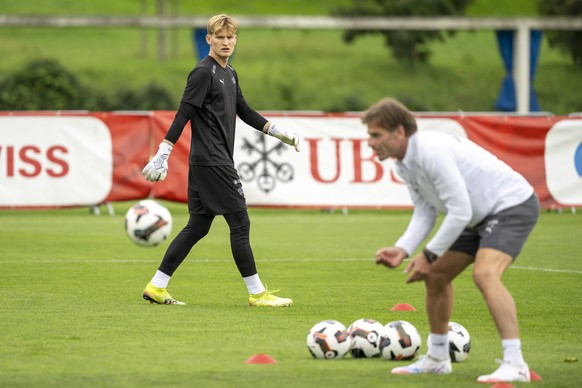 Torhueter Pascal Loretz bei einem Training der Schweizer Fussball Nationalmannschaft in Basel, am Montag, 1. September 2025. (KEYSTONE/Georgios Kefalas)
