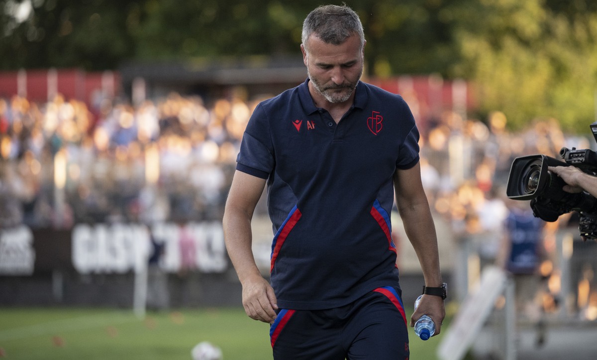 Basels Trainer Alex Frei reagiert im Fussball Meisterschaftsspiel der Super League zwischen dem FC Winterthur und dem FC Basel im Stadion Schuetzenwiese, am Samstag, 16. Juli 2022 in Winterthur. (KEYS ...
