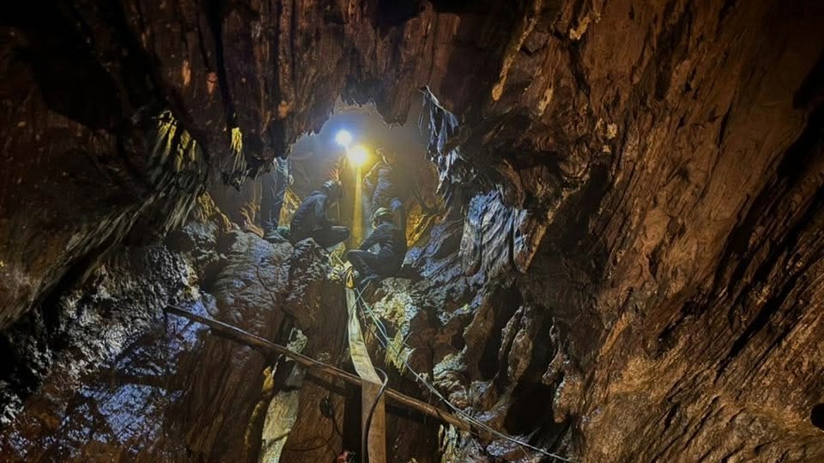Hoffnung in Laos: Retter entdecken neuen Zugang zu Fluthöhle