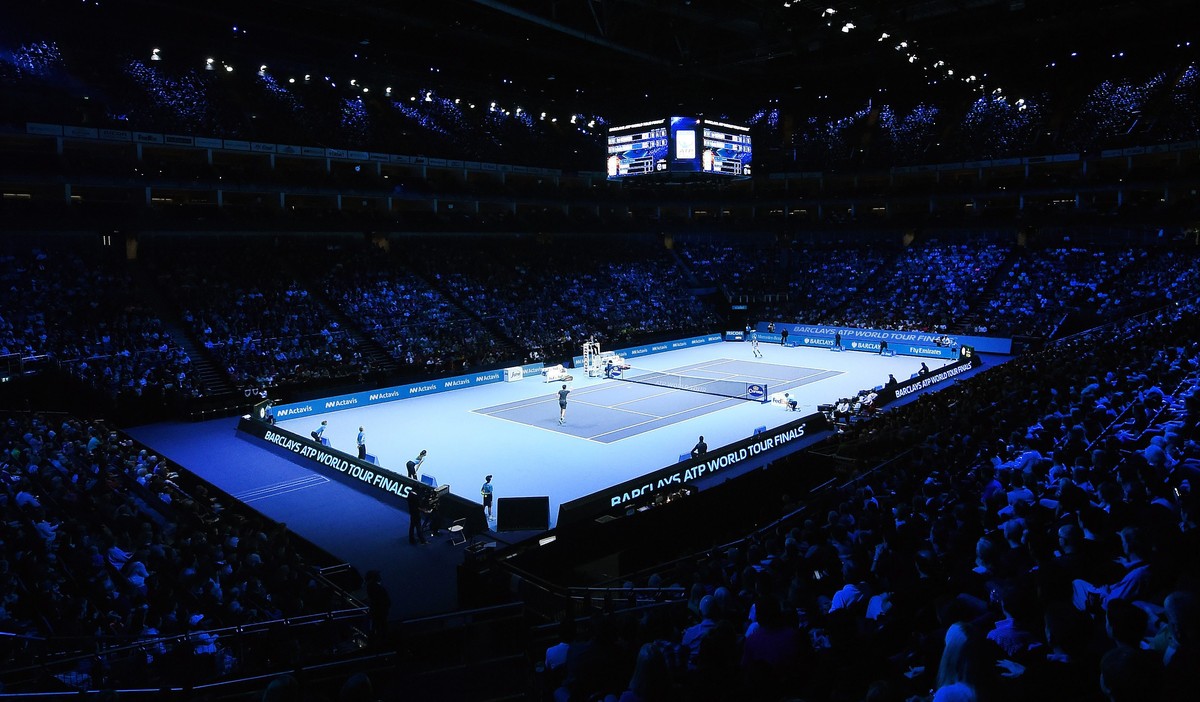 epa04482688 A general view of the O2 Arena shows Britain's Andy Murray (L) returns to Japan's Kei Nishikori during the ATP World Tour Finals mens tennis tournament at the O2 Arena in London, ...