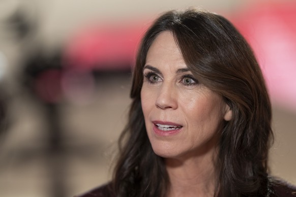 Susanne Wille, Generaldirektorin der Schweizerischen Radio- und Fernsehgesellschaft SRG, erklaert den kommunizierten Stellenabbau bei der SRG, am Montag, 24. November 2025 im Bundeshausstudio Bern. (K ...