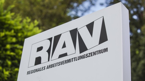 Schaffhausen, Schweiz - 8. Mai 2020: Die regionalen Arbeitsvermittlungszentren RAV helfen einen neue Arbeitsstelle zu finden, wenn man von Arbeitslosigkeit betroffen ist.