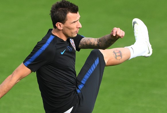 epa06888501 Croatia&#039;s Mario Mandzukic during a training session in Moscow, Russia, 14 July 2018. Croatia will face France in the FIFA World Cup 2018 final on 15 July. EPA/FACUNDO ARRIZABALAGA