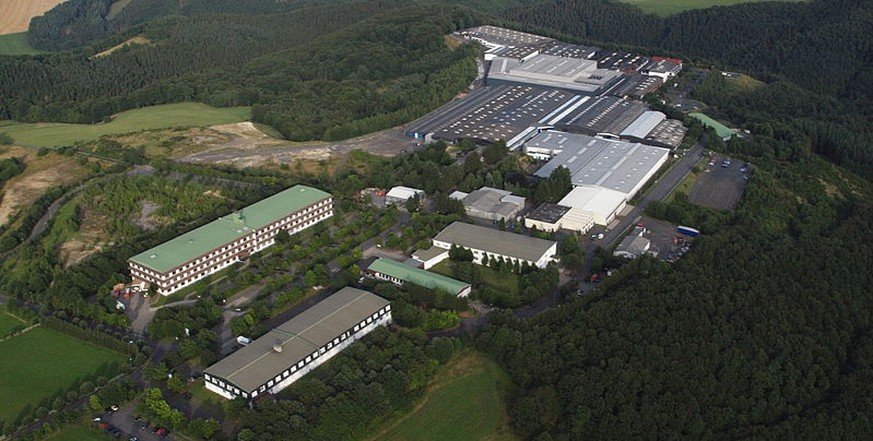 Unter anderem hier, im Rheinland-Pfälzischen Sankt Katharinen, werden die beliebten Sandalen gefertigt.