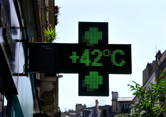 Eine Pariser Apotheke gibt die Temperatur an.