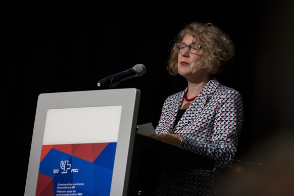 Corinne Mauch, Stadtpraesidentin Stadt Z�rich, spricht anlaesslich des Abendprogramms nach der Delegiertenversammlung des Schweizerischen Isrealitischen Gemeindebunds SIG im Gemeindesaal der Isrealiti ...