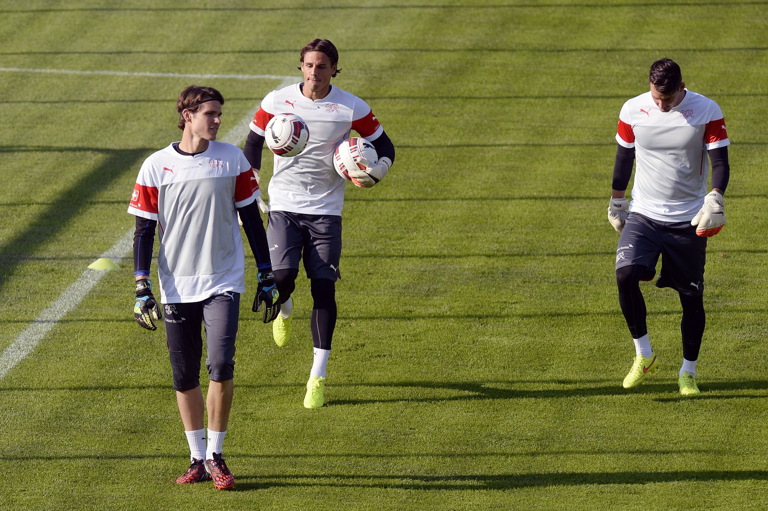 Marwin Hitz, Yann Sommer und Roman Bürki während der Vorbereitung auf das England-Spiel.