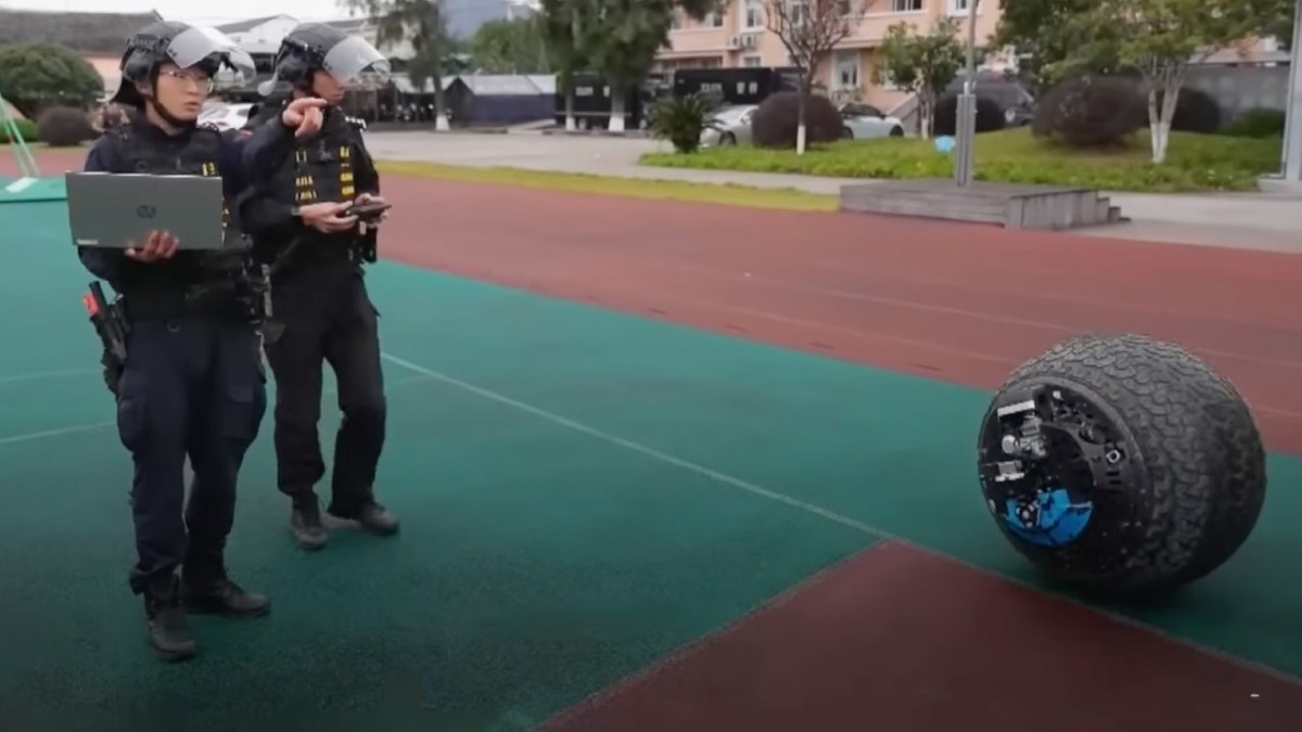Polizei von Wenzhou, China führt vollautonomen Roboter «Rotunbot» ein