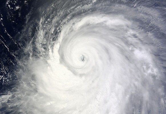 Neoguri, ein gewaltiger&nbsp;Taifun über dem Pazifik, bedroht Japan.