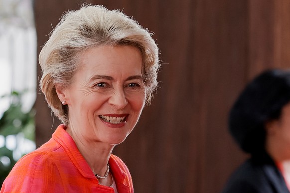 epa10306342 European Commission President Ursula von der Leyen arrives for the opening of the G20 Leaders Summit in Bali, Indonesia, 15 November 2022. The 17th Group of Twenty (G20) Heads of State and ...