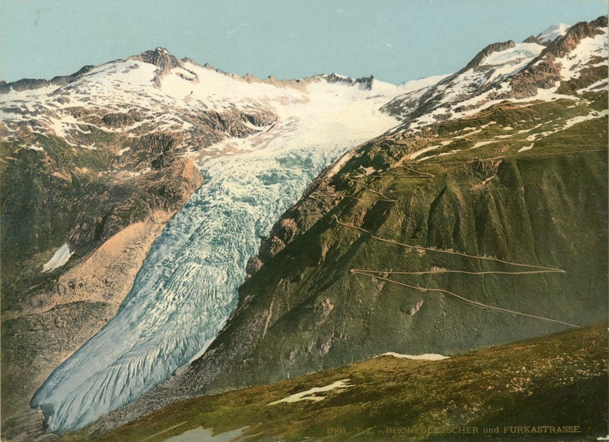 Rhonegletscher mit Furkapassstrasse. Die Gletscherzunge hat sich inzwischen weit hinauf zurückgezogen.