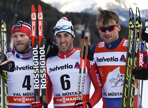 Martin Johnsrud Sundby (links) und Petter Northug (rechts) sind die grossen Favoriten auf den Gesamtsieg. In der Mitte der Sprintsieger vom Val Müstair, Federico Pellegrino.