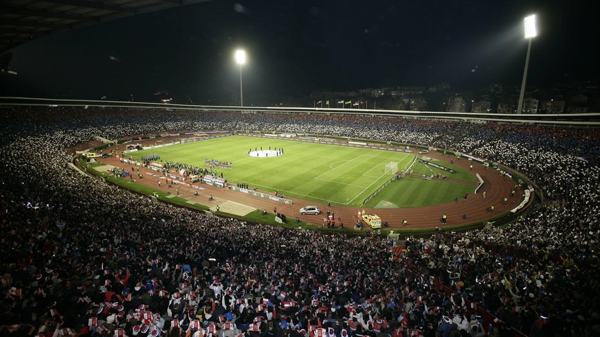 IMAGO / HochZwei

Ausverkauftes Marakana Stadion in Belgrad während eines Länderspiels
