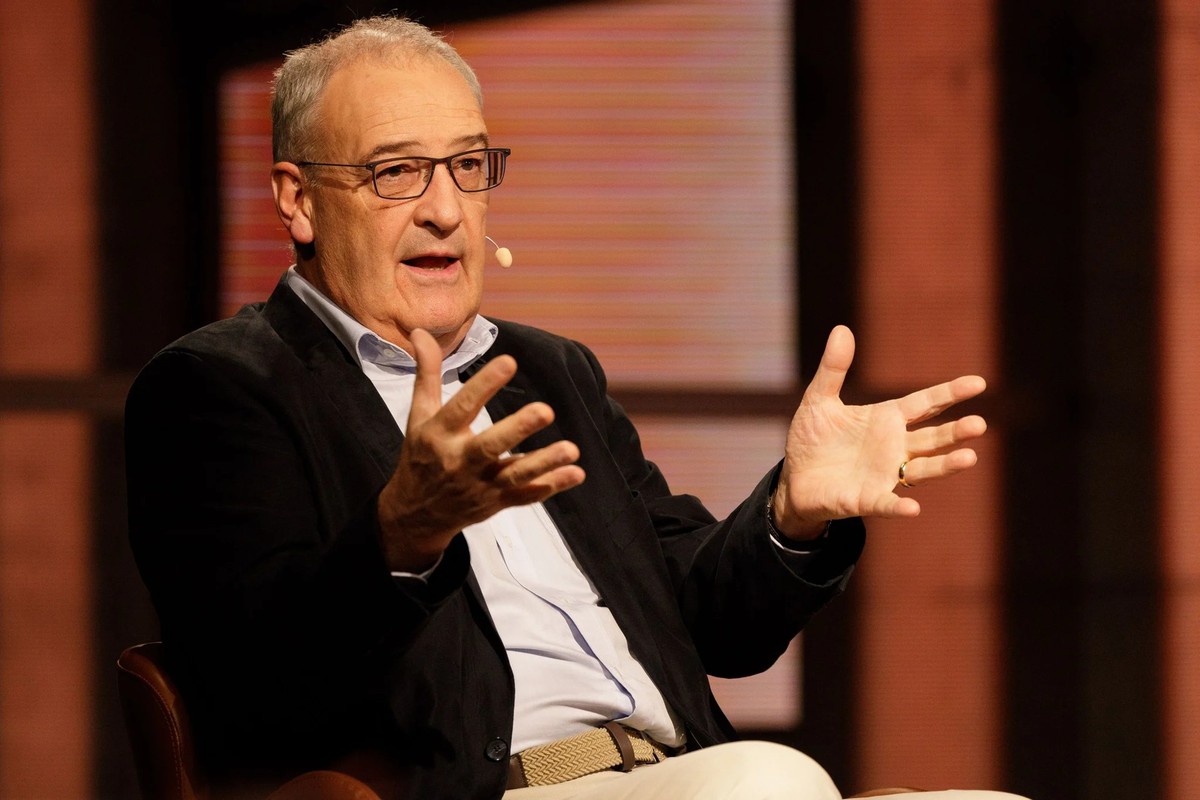 Guy Parmelin, ici lors d'une interview dans le nouveau studio de la chaîne bilingue TB2.