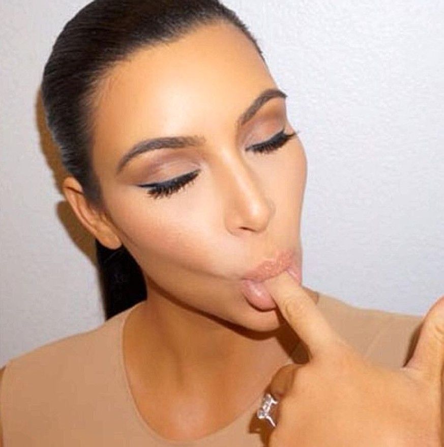 Kim Kardashian mampft ihren «amazing» Mutterkuchen 