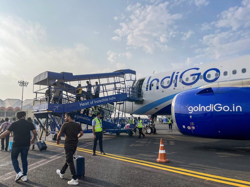 IndiGo Airline Aircraft In Gwalior Passengers are disembarking from an IndiGo airline aircraft at Gwalior Airport, Madhya Pradesh, India, on November 27, 2023. Gwalior India PUBLICATIONxNOTxINxFRA Cop ...