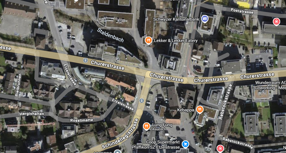Die Löwenkreuzung von oben: Dort, wo sich die Churerstrasse und die Schindellegistrasse kreuzen.