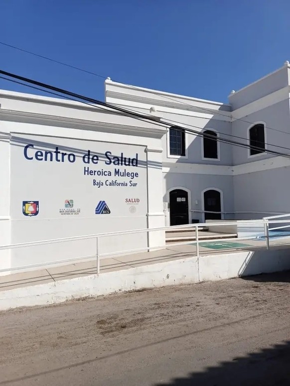 Die vier Eingänge der Klinik in Mulegé, im Bundesstaat Baja California Sur, sind Gómez zufolge rund um die Uhr geöffnet.