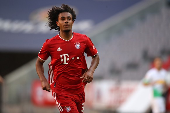 epa08484187 Joshua Zirkzee of FC Bayern Munich in action during the Bundesliga match between FC Bayern Munich and Borussia Moenchengladbach at Allianz Arena in Munich, Germany, 13 June 2020 (issued 14 ...