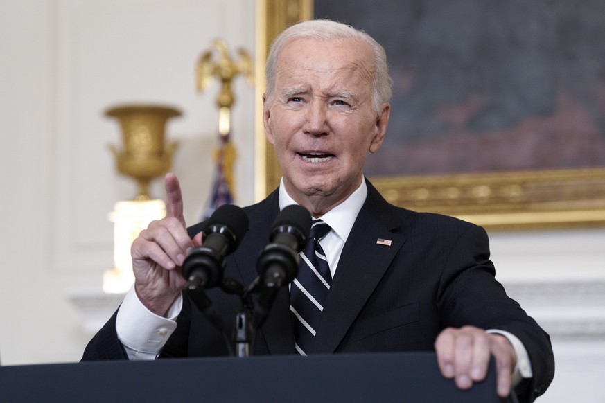 epa10906390 US President Joe Biden delivers remarks on the attacks in Israel in the State Dining Room at the White House in Washington, DC, USA, 07 October 2023. Biden said the United States &#039;une ...