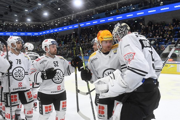 Lugano&#039;s players at the end of the preliminary round game of National League Swiss Championship 2022/23 between, HC Ambri Piotta against HC Lugano at the Gottardo Arena in Ambri, Thursday, March  ...