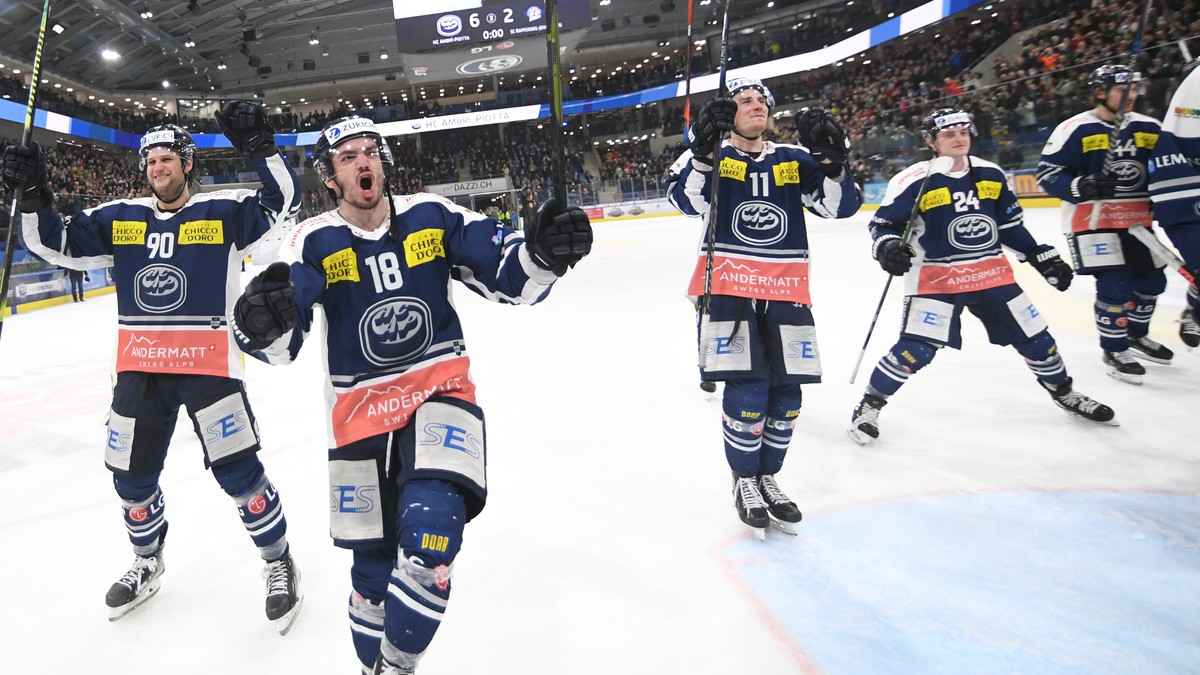 Ambri's player celebrate the pre-playoff qualification during the preliminary round game of National League Swiss Championship between HC Ambri-Piotta and SC Rapperswil-Jona Lakers at the Gottard ...