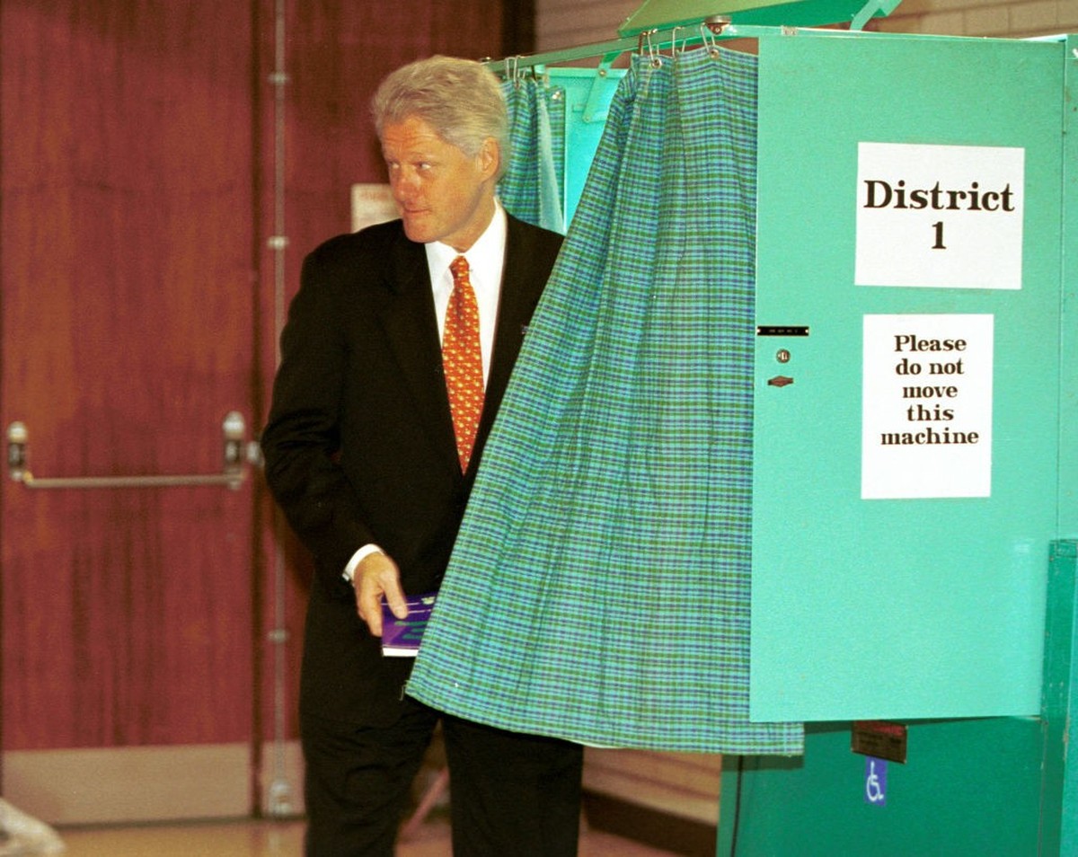 383498 01: President Bill Clinton leaves the voting booth at Grafflin Elementary School on election day November 7, 2000 in Chappaqua, New York. (Photo by Cynthia Johnson/Liaison)