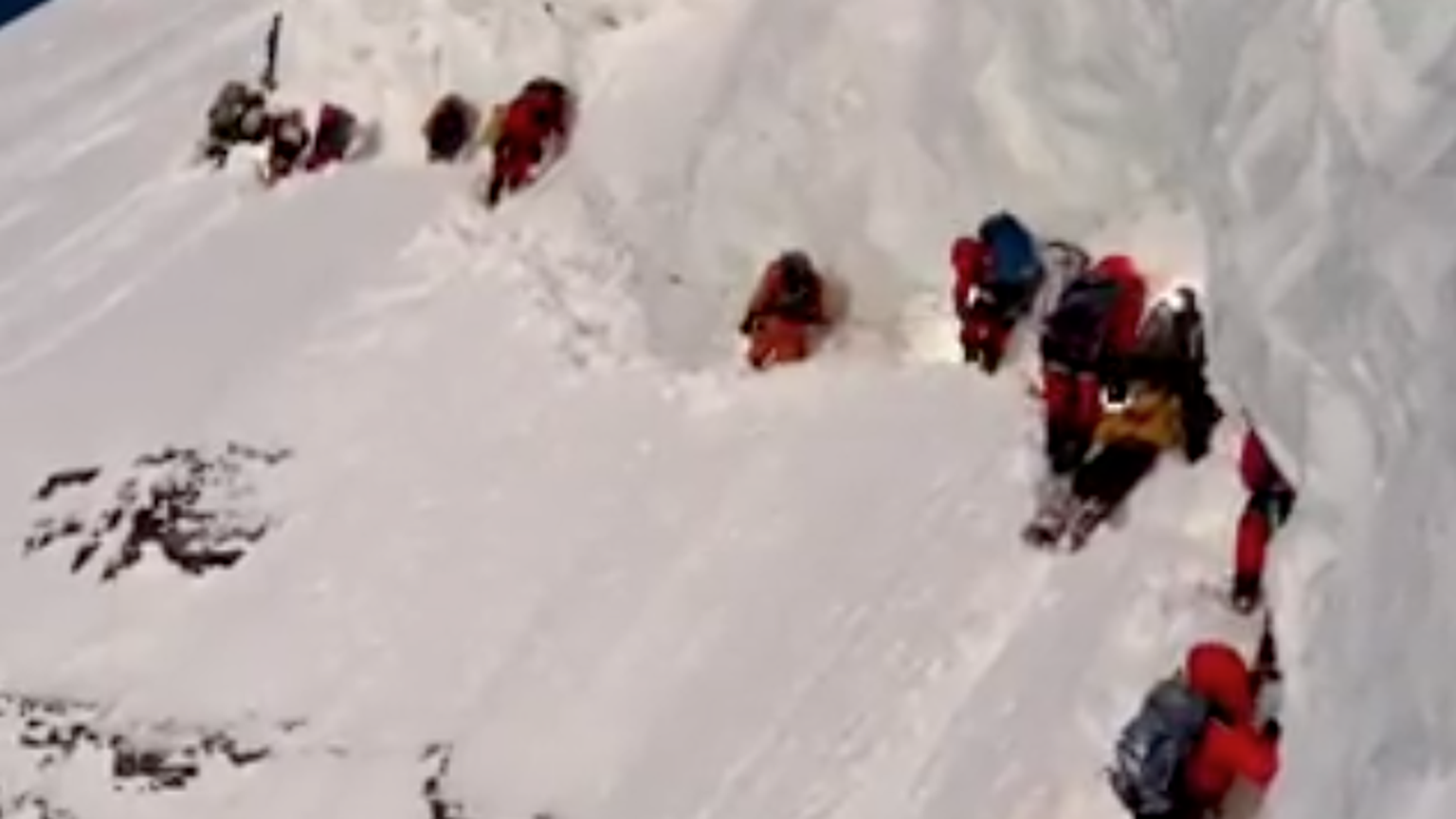 Drama am K2: Bergsteiger ignorieren sterbenden Helfer