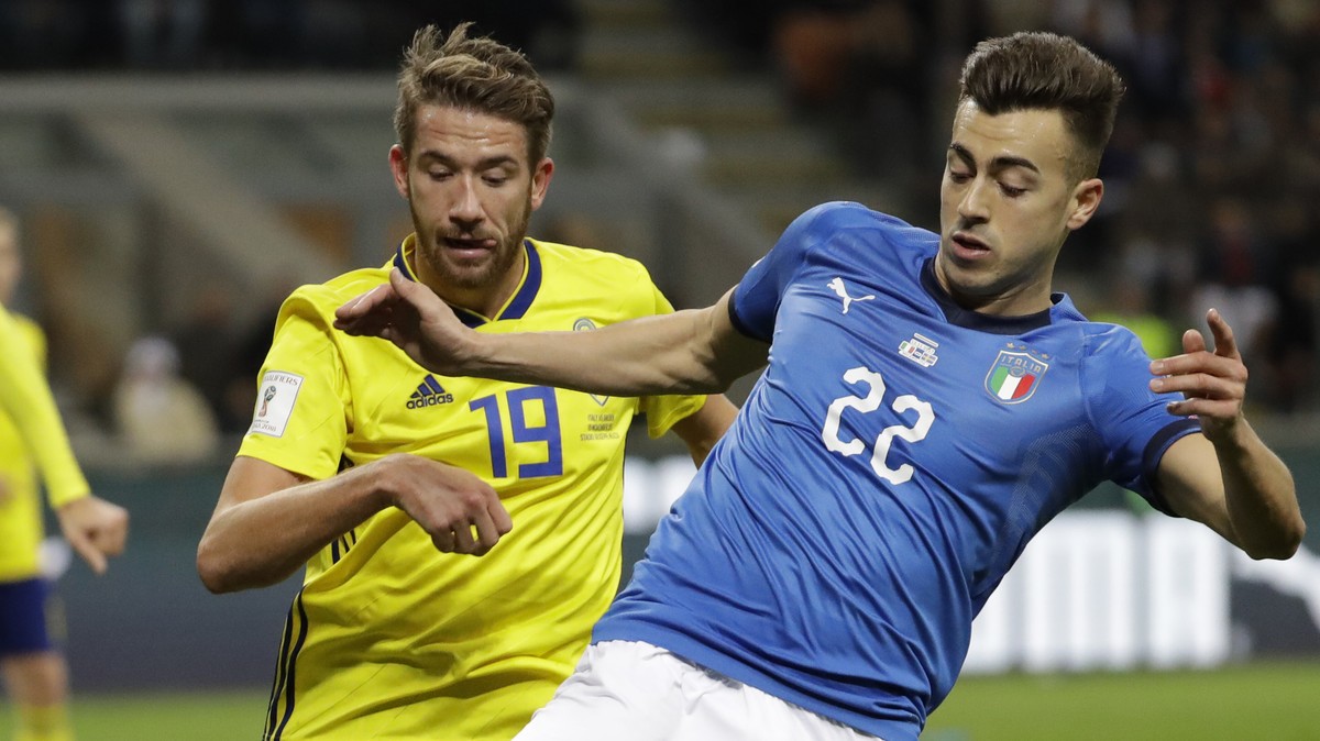 Sweden's Marcus Rohden, left, and Italy's Stephan El Shaarawy vie for the ball during the World Cup qualifying play-off second leg soccer match between Italy and Sweden, at the Milan San Sir ...
