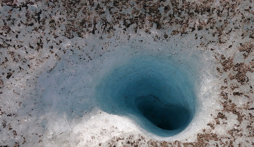 Unterwegs mit Glaziologe Matthias Huss auf dem Rhonegletscher im Kanton Wallis, der rasant schmilz, am 20. Juni 2025.