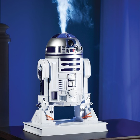 R2-D2 luftbefeuchter star wars 

https://www.hammacher.com/product/r2-d2-humidifier?xid=17259%2C15700021%2C15700186%2C15700190%2C__4