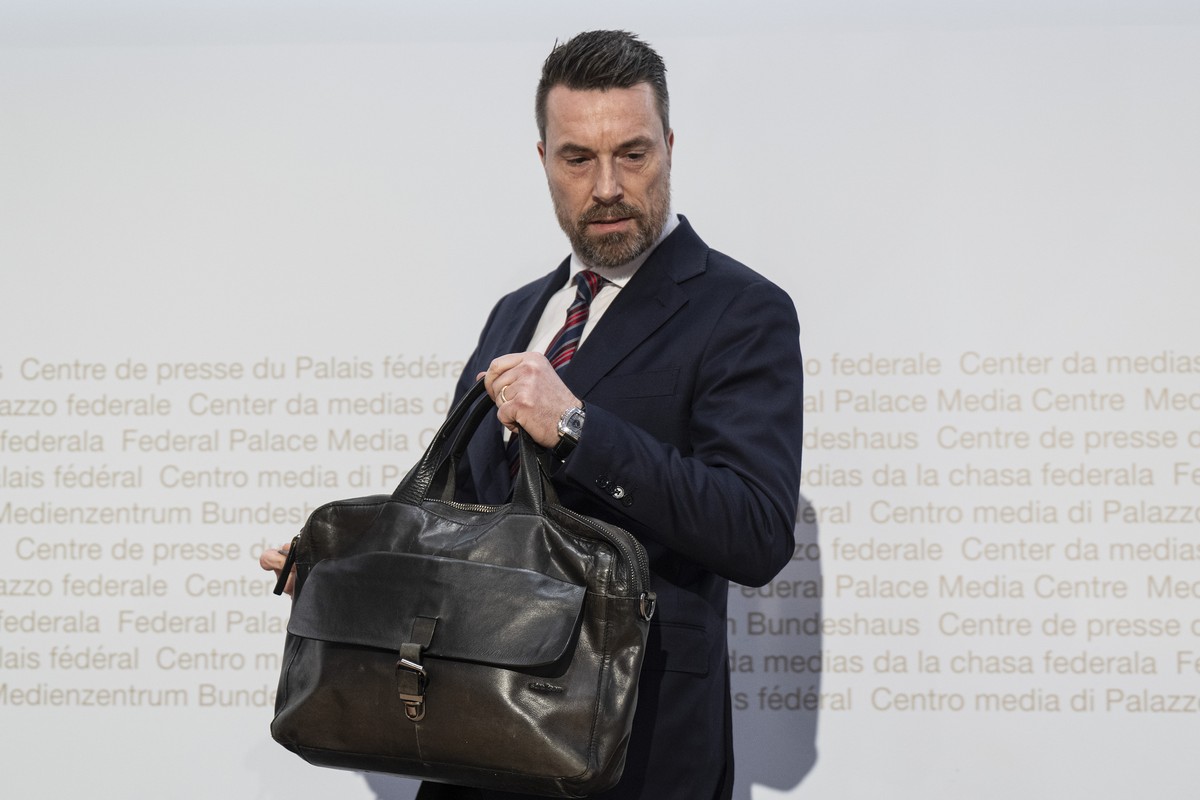 Serge Bavaud, Direktor des Nachrichtendienst.des Bundes, NDB, erscheint an einer Medienkonferenz zu seiner Bilanz nach seinem Amtsantritt im vergangenen November, am Donnerstag, 26. Februar 2026, in B ...