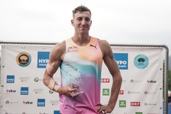 Simon Ehammer (Schweiz) bei der Siegerehrung, aufgenommen am Hypomeeting, am Sonnntag, 31. Mai 2026, in Goetzis, Oesterreich. (KEYSTONE/Luka Kolanovic)