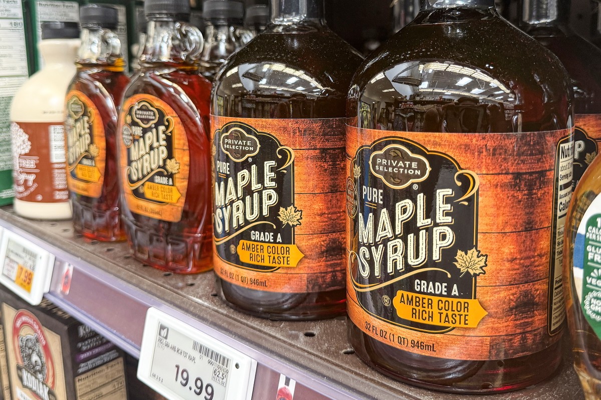 epa13227542 Various maple syrup products made in Canada are displayed on shelves at a Ralphs Grocery Store in Porter Ranch, Los Angeles, California, USA, 09 September 2026. Canadian products remain av ...