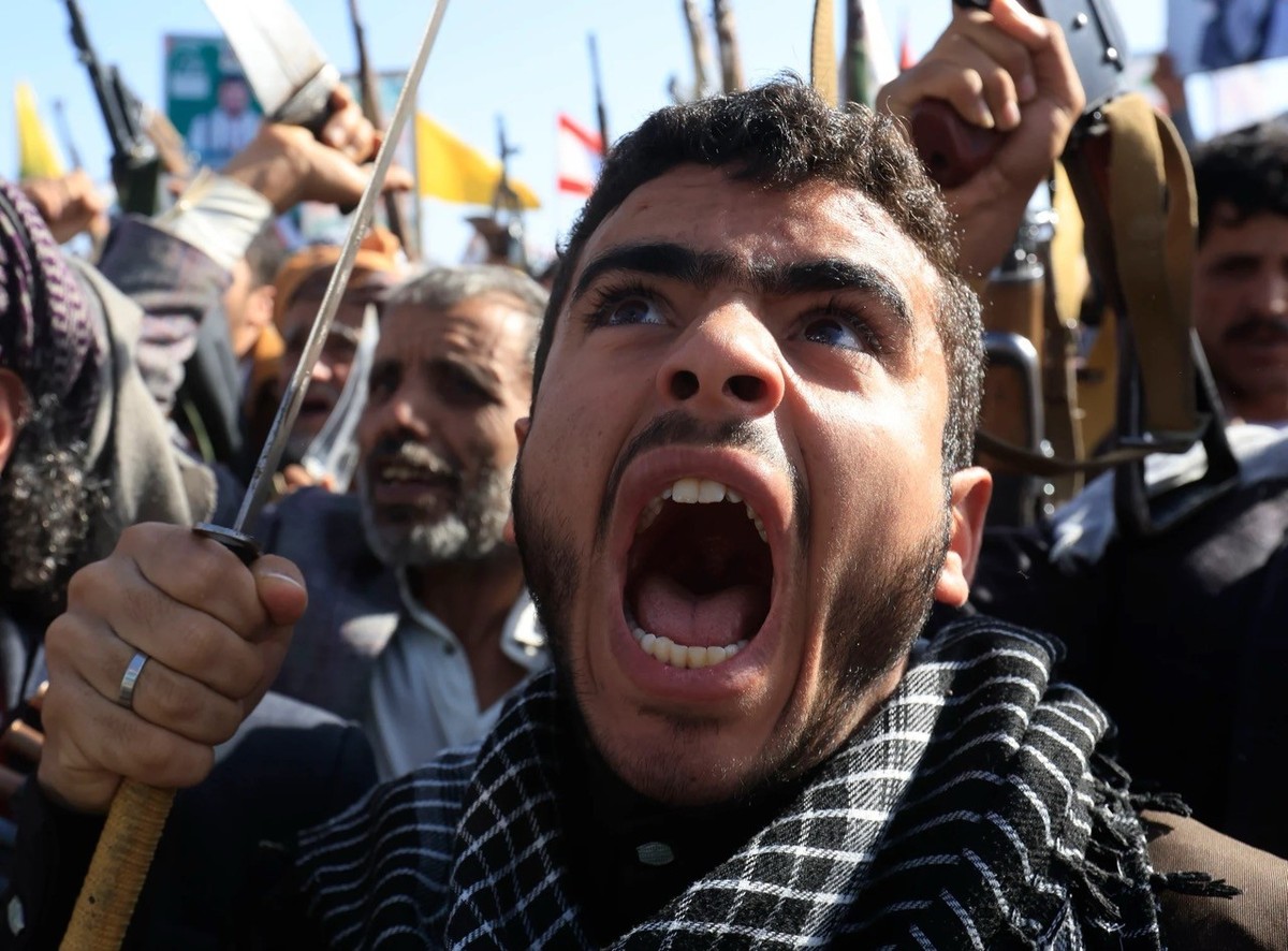 Un partisan des Houthis manifeste contre l'Arabie saoudite, le 9 octobre à Sanaa.