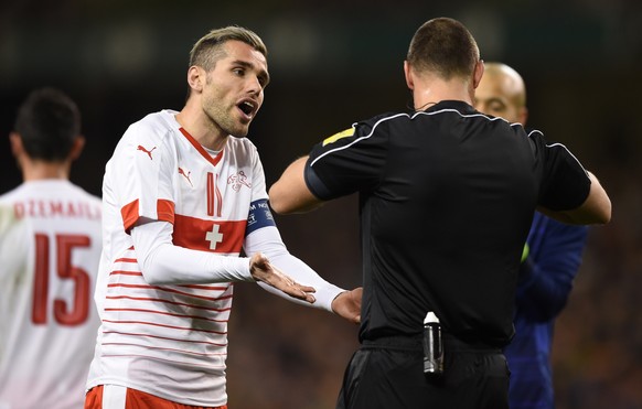 Football Soccer - Republic of Ireland v Switzerland - International Friendly - Aviva Stadium, Dublin, Republic of Ireland - 25/3/16
Switzerland&#039;s Valon Beharmi gestures to the referee
Reuters / ...