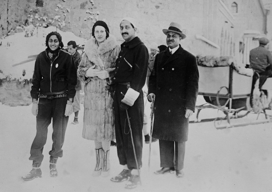 The Maharajah of Indore with his American wife . Pictured with the Maharani formerly Miss Nancy Miller at St Moritz where they are taking part in . 17 January 1931 Switzerland PUBLICATIONxINxAUSxGERxS ...