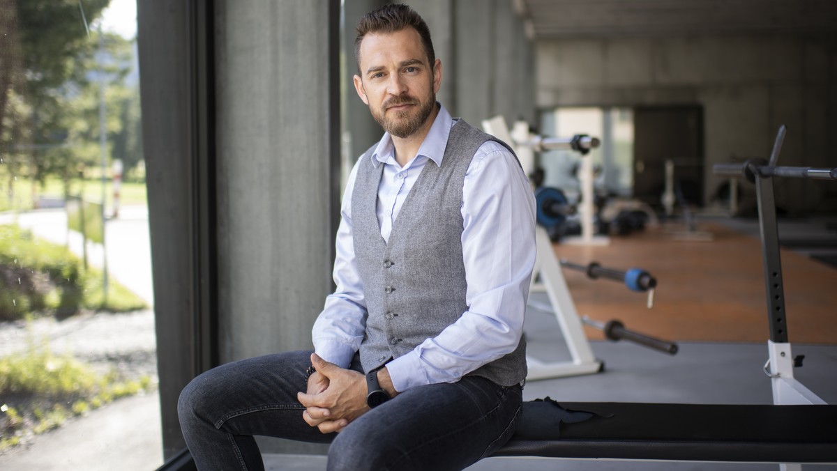 ARCHIVBILD ZUM WECHSEL VON DAVOS' SPORTCHEF RAETO RAFFAINER ZUM SC BERN, AM MITTWOCH, 20. JANUAR 2021 - Sportchef Raeto Raffainer posiert im Sommertraining beim HC Davos, aufgenommen am Donnersta ...