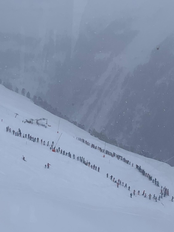 Ansturm auf den Skilift in Zinal im Kanton Wallis