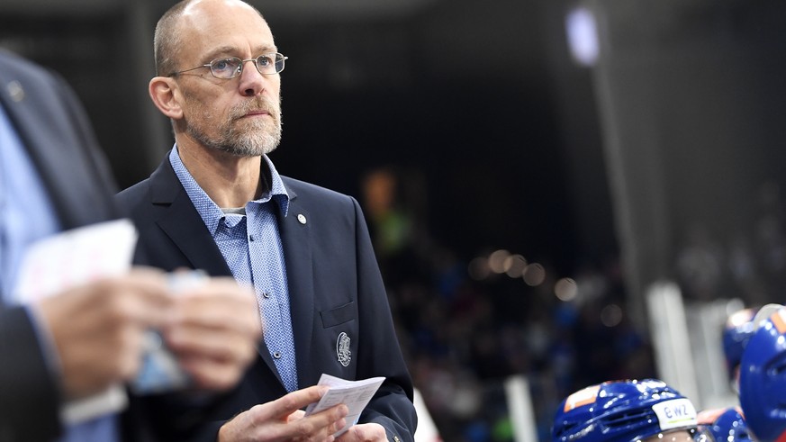 Der Zuercher Trainer Hans Kossmann beim Eishockeyspiel der National League ZSC Lions gegen den HC Lugano im Hallenstadion in Zuerich am Dienstag, 2. Januar 2018. (KEYSTONE/Walter Bieri)