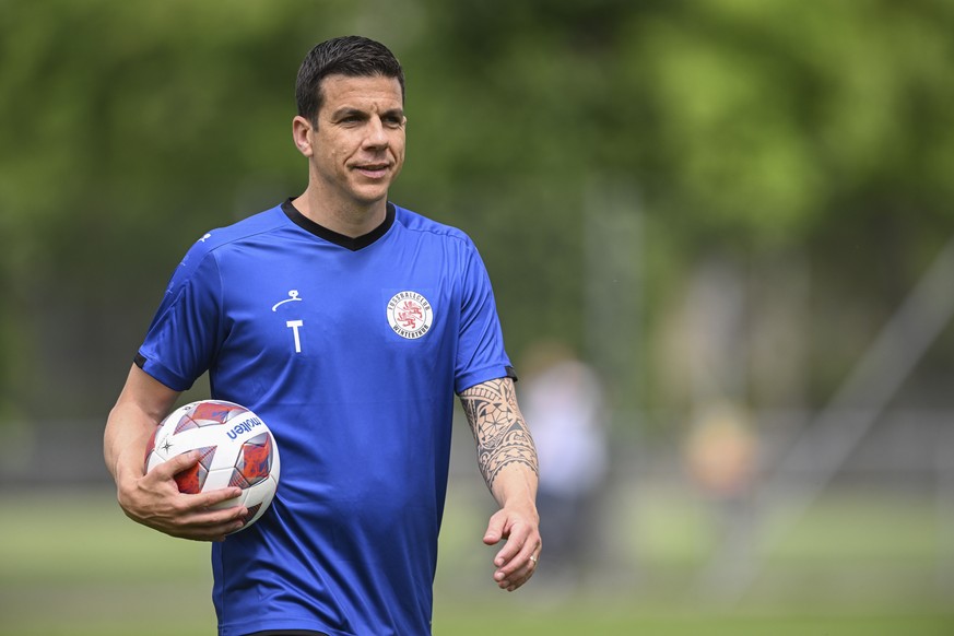 Cheftrainer Bruno Berner im ersten Training der Super League des FC Winterthur im Stadion Schuetzenwiese, aufgenommen am Montag, 13. Juni 2022 in Winterthur. (KEYSTONE/Ennio Leanza).