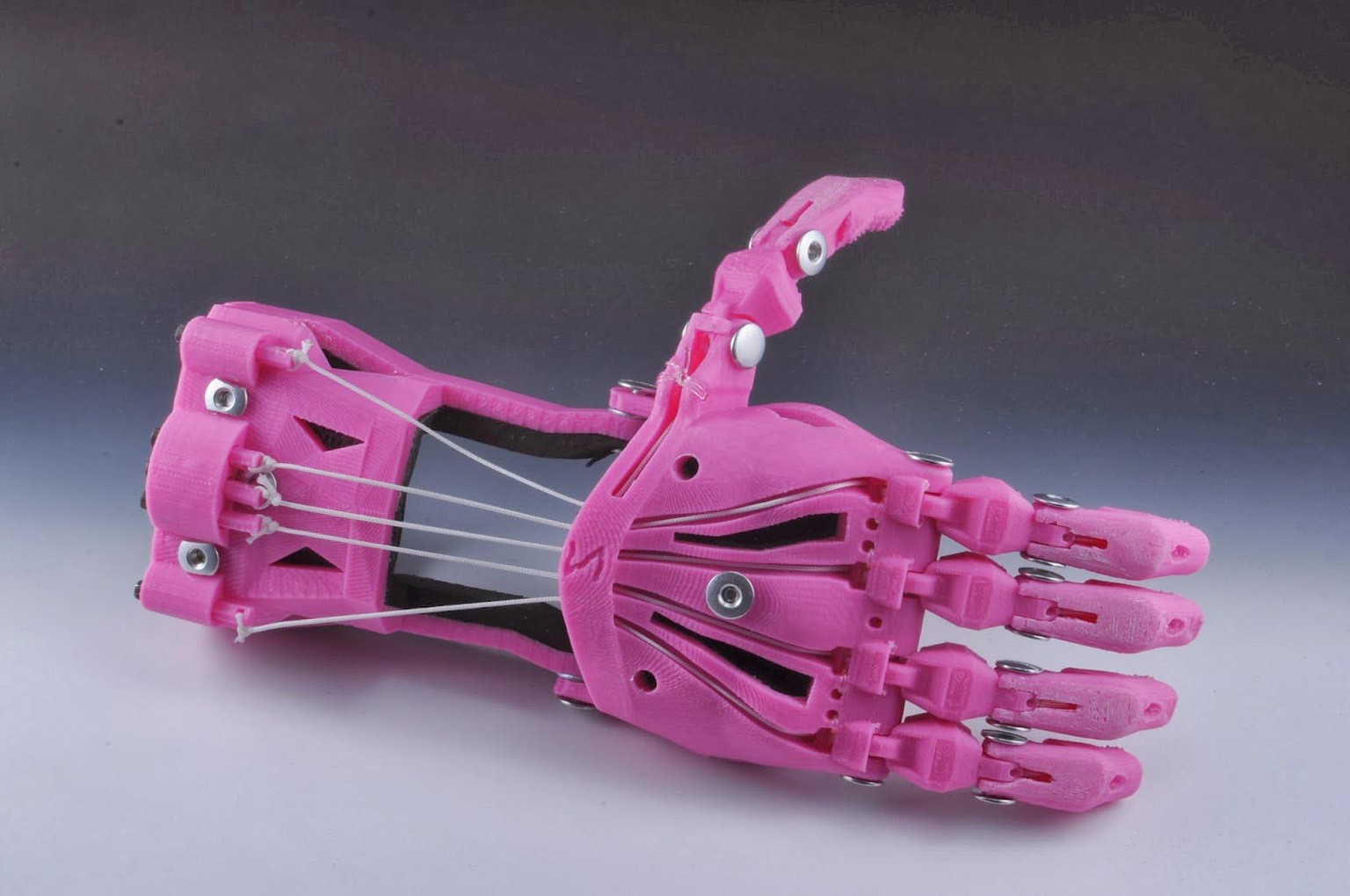 Materialkosten 50 Franken: Die Cyborg Beast Hand aus dem 3D-Drucker.