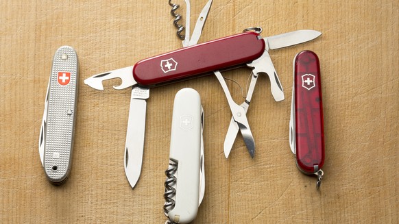 Verschiedene Schweizer Messer von Victorinox, aufgenommen am 21. Januar 2014, in Zuerich. (KEYSTONE/Gaetan Bally)

A variety of Swiss army knives by Victorinox, pictured January 21, 2014 in Zuerich, S ...